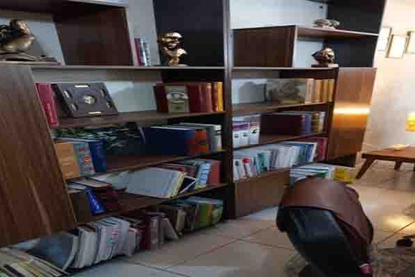 کتابخانه در اصفهان | کتابخانه عمومی در اصفهان | دکتر آذین گازر | drazingazor