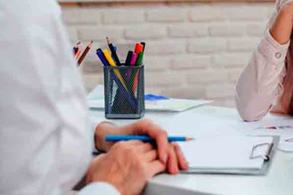 دکتر روانشناس خوب اصفهان | دکتر آذین گازر