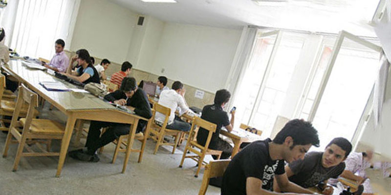 کتابخانه در اصفهان دکتر آذین گازر