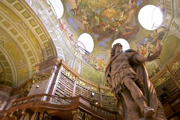 بهترین سالن مطالعه اصفهان | کتابخانه در اصفهان