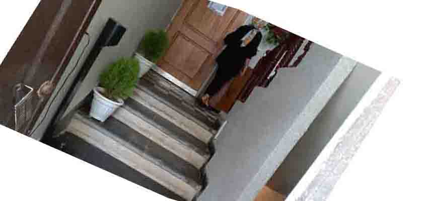 کتابخانه در اصفهان دکتر آذین گازر