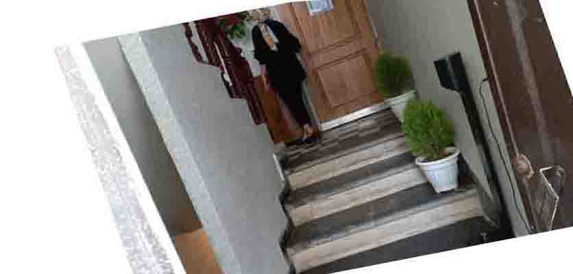 کتابخانه در اصفهان دکتر آذین گازر