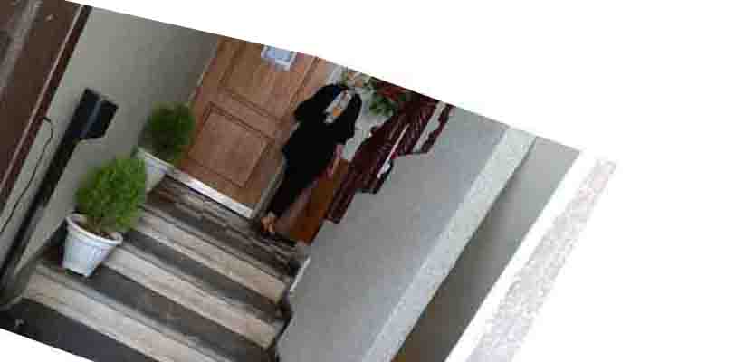 کتابخانه در اصفهان دکتر آذین گازر