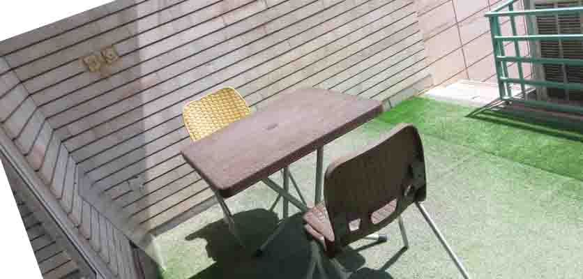 کتابخانه در اصفهان دکتر آذین گازر