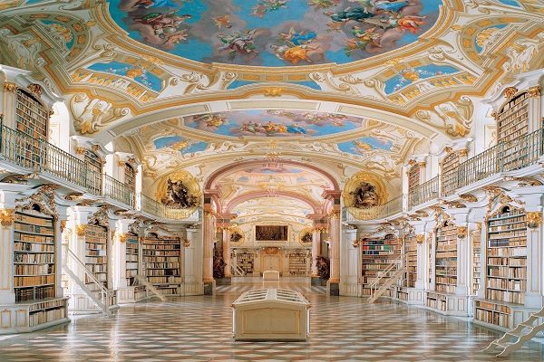 سالن مطالعاتی در اصفهان